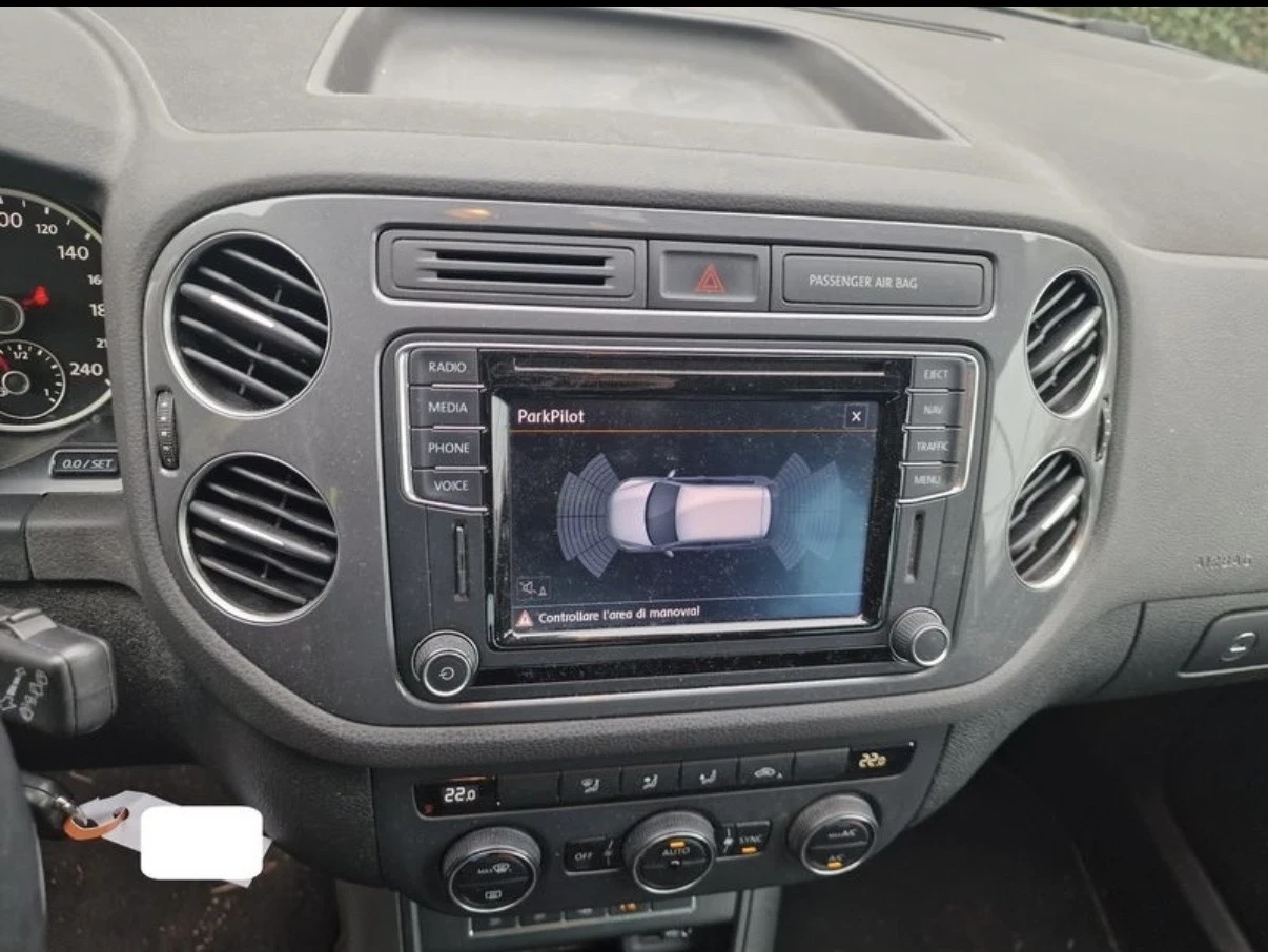 VW Tiguan 2.0TDI/150к.с./09.2015г./ОЧАКВАН ВНОС/, снимка 11 - Автомобили и джипове - 53966009