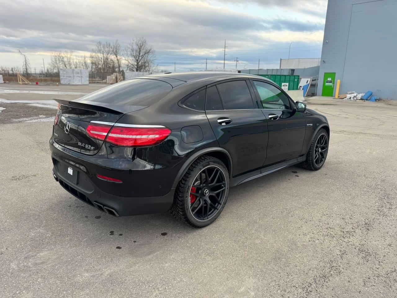 Mercedes-Benz GLC 63 AMG S * DISTRONIC* BURMESTER* AMBIENTNO* , снимка 15 - Автомобили и джипове - 54160857