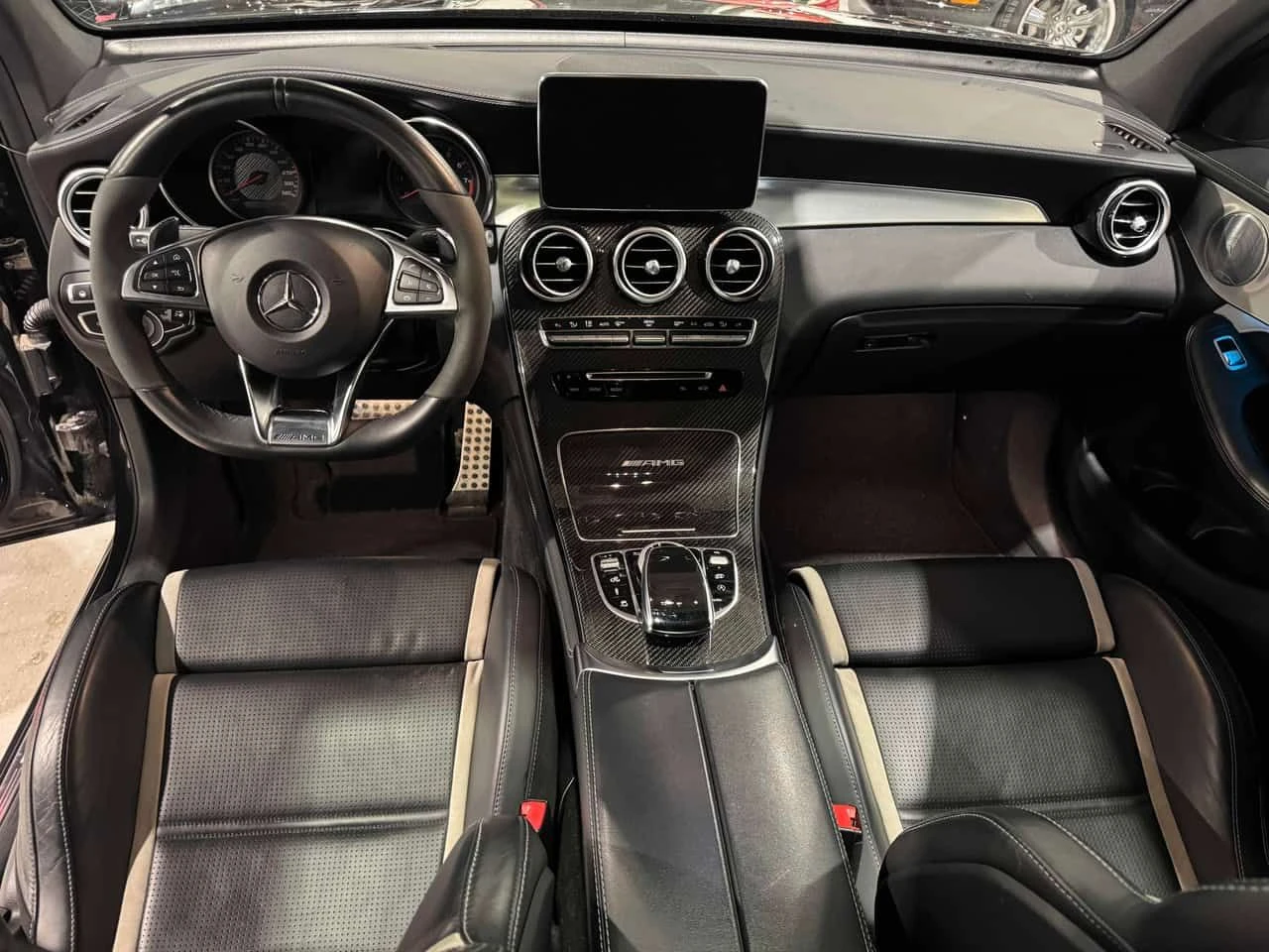 Mercedes-Benz GLC 63 AMG S * DISTRONIC* BURMESTER* AMBIENTNO* , снимка 9 - Автомобили и джипове - 54160857