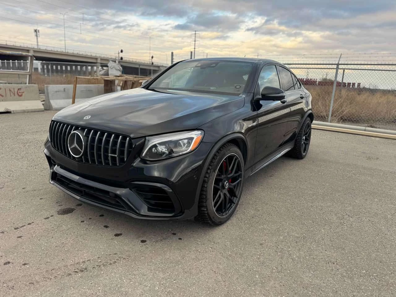 Mercedes-Benz GLC 63 AMG S * DISTRONIC* BURMESTER* AMBIENTNO* , снимка 16 - Автомобили и джипове - 54160857