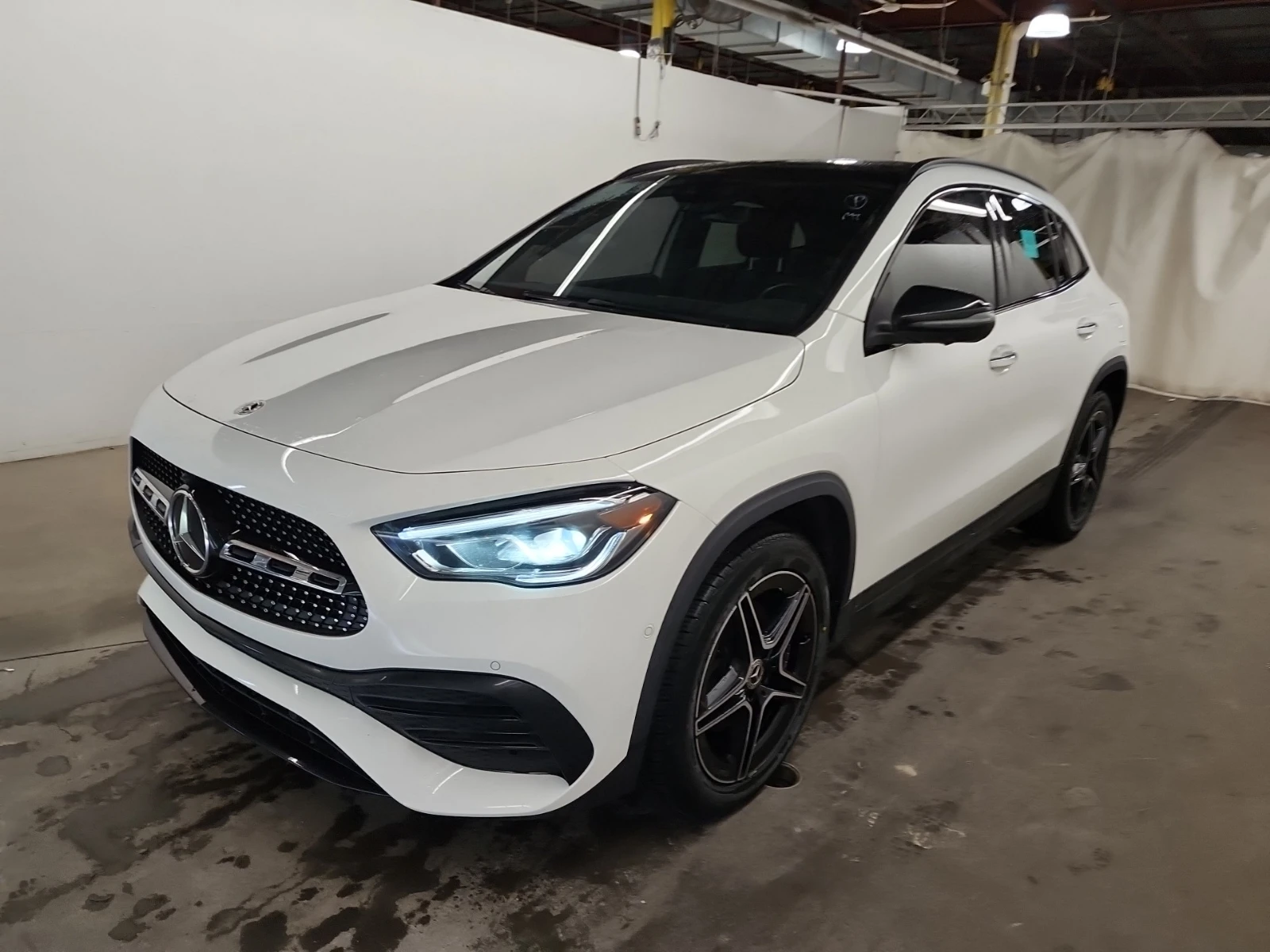 Mercedes-Benz GLA 250 Amg-pack* 360view* Pano* амбиентно осветление* 