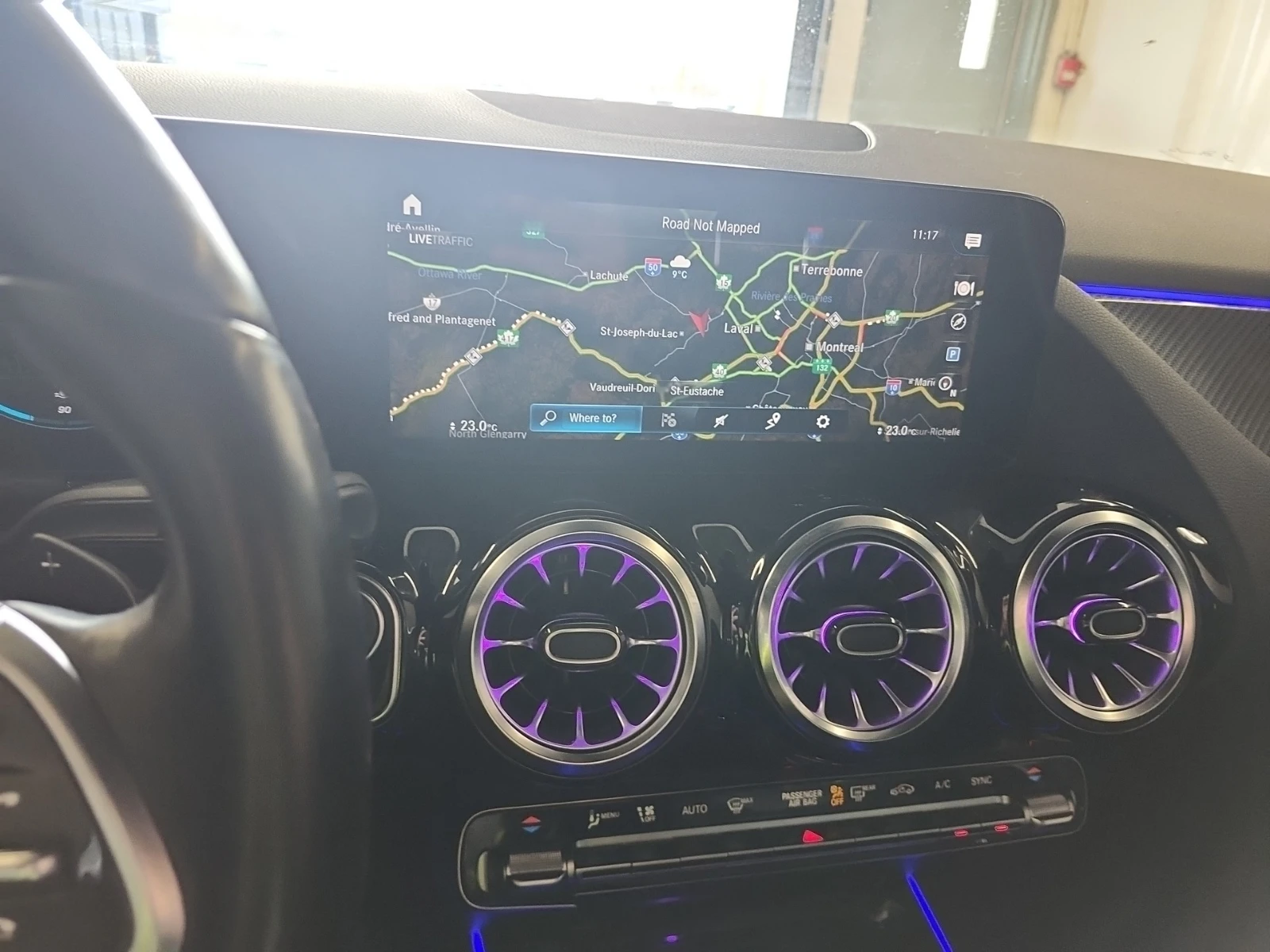 Mercedes-Benz GLA 250 Amg-pack* 360view* Pano* амбиентно осветление* , снимка 12 - Автомобили и джипове - 54429089