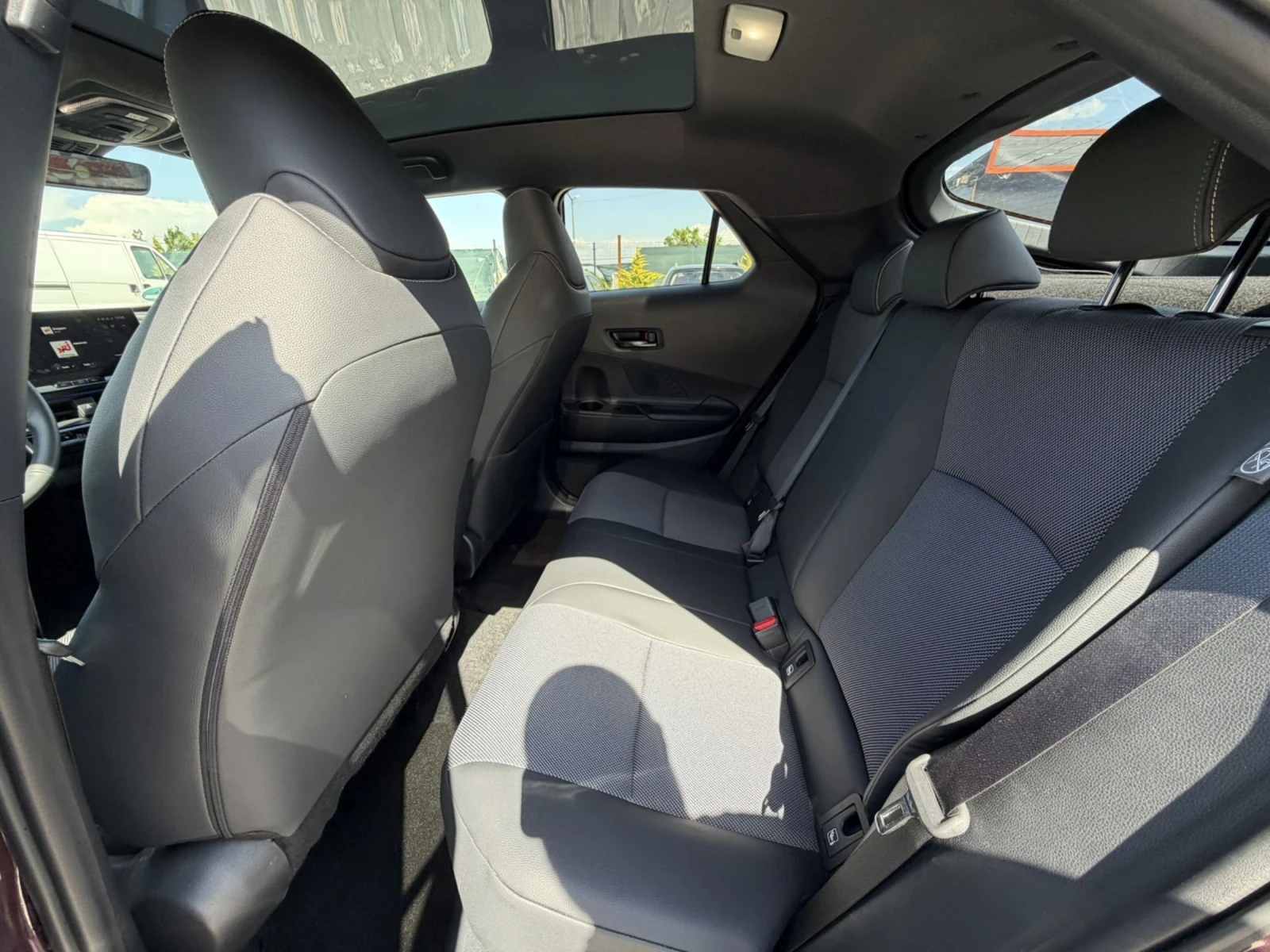 Toyota C-HR 2.0 197PS, снимка 13 - Автомобили и джипове - 54767810