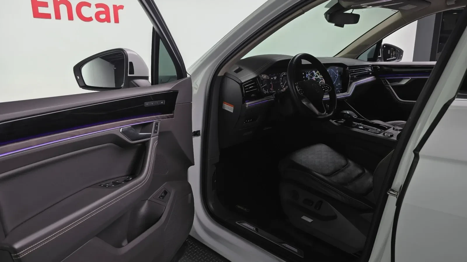 VW Touareg PRESTIGE* ОБДУХ* ДИСТРОНИК* ВЪЗДУХ* MATRIX* MАСАЖ*, снимка 5 - Автомобили и джипове - 54931302