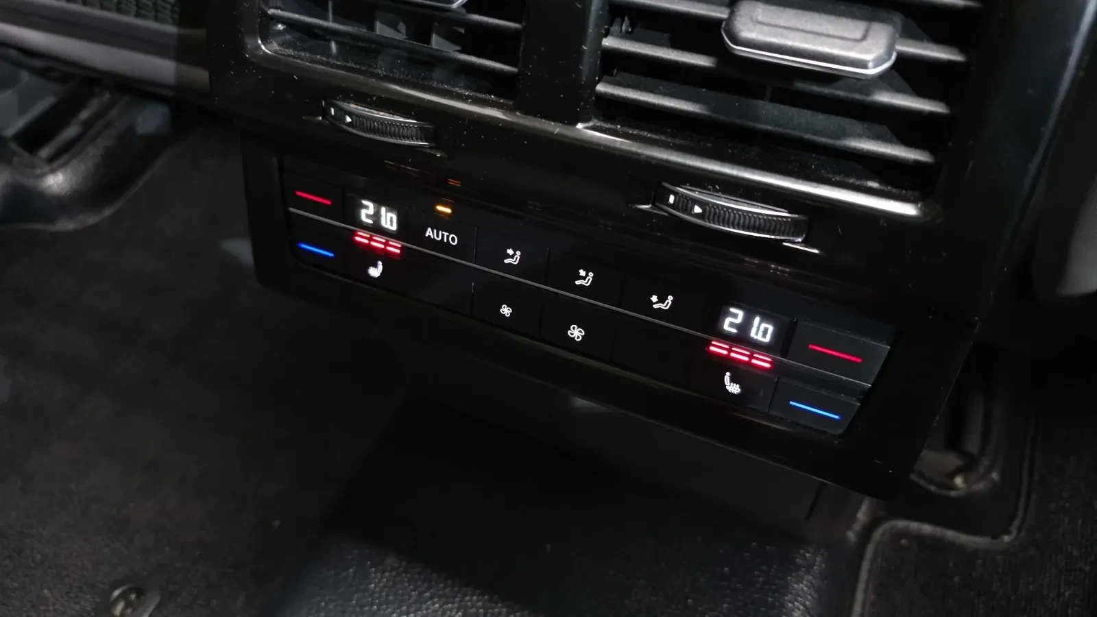 VW Touareg PRESTIGE* ОБДУХ* ДИСТРОНИК* ВЪЗДУХ* MATRIX* MАСАЖ*, снимка 14 - Автомобили и джипове - 54931302