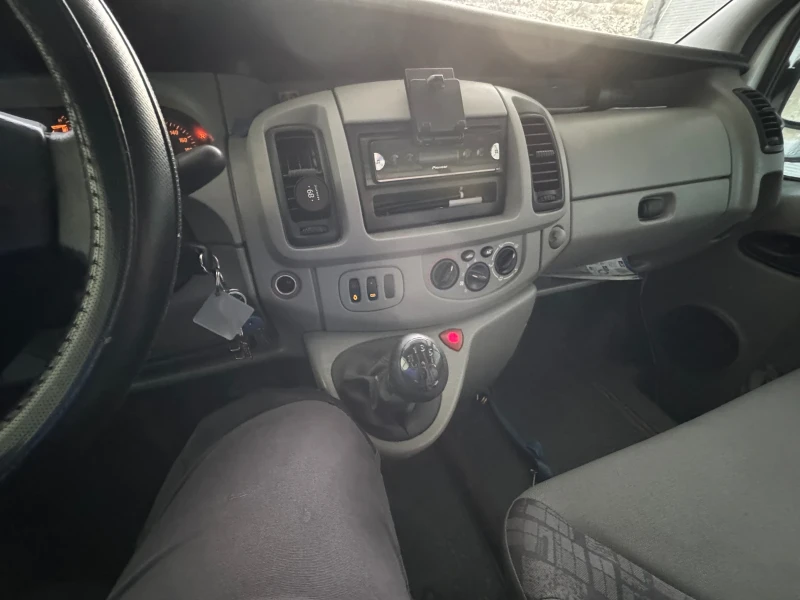Opel Vivaro, снимка 6 - Бусове и автобуси - 52396718