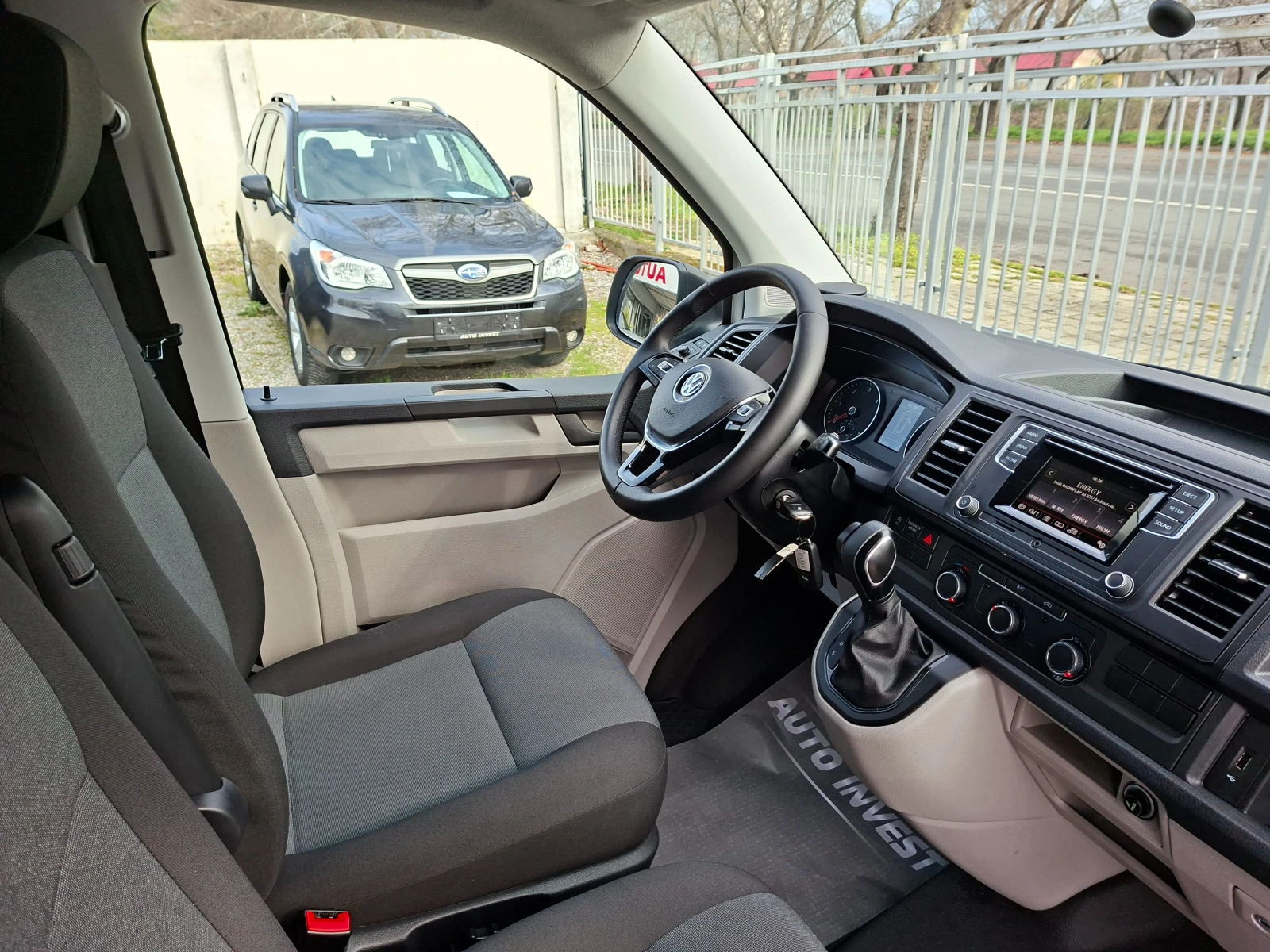 VW Transporter AVTOMAT/NAVI/DISTRONIC, снимка 13 - Бусове и автобуси - 54037410