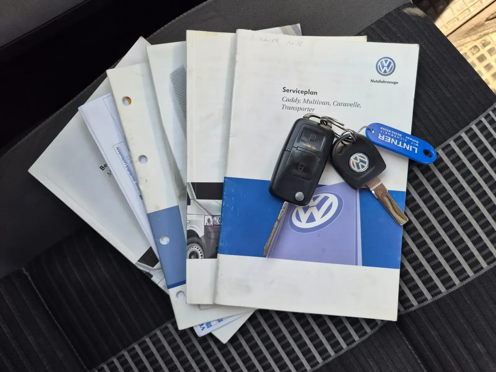 VW Multivan 2.5TDI 131кс 4х4 2009 година, снимка 16 - Бусове и автобуси - 55942076
