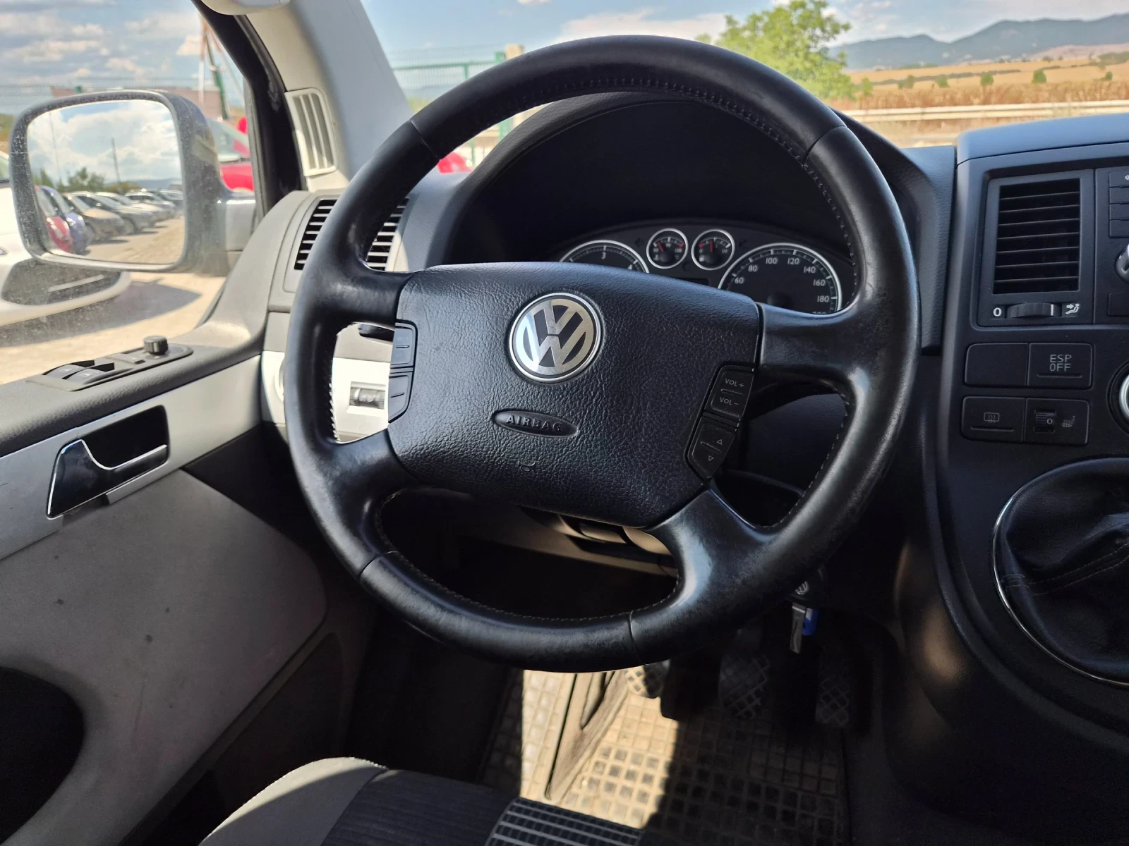 VW Multivan 2.5TDI 131кс 4х4 2009 година, снимка 12 - Бусове и автобуси - 55942076