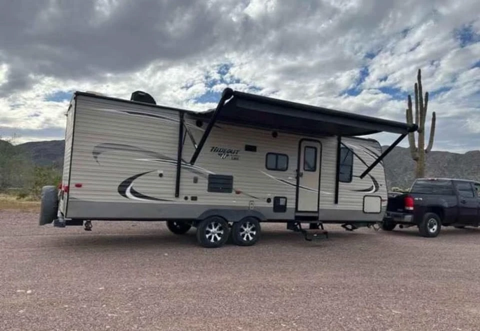 Каравана Други 2017 Keystone Hideout 26LHSWE  - изображение 2