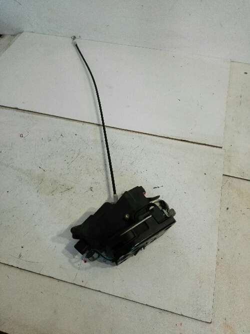 Брава врата предна лява Мерцедес Вито