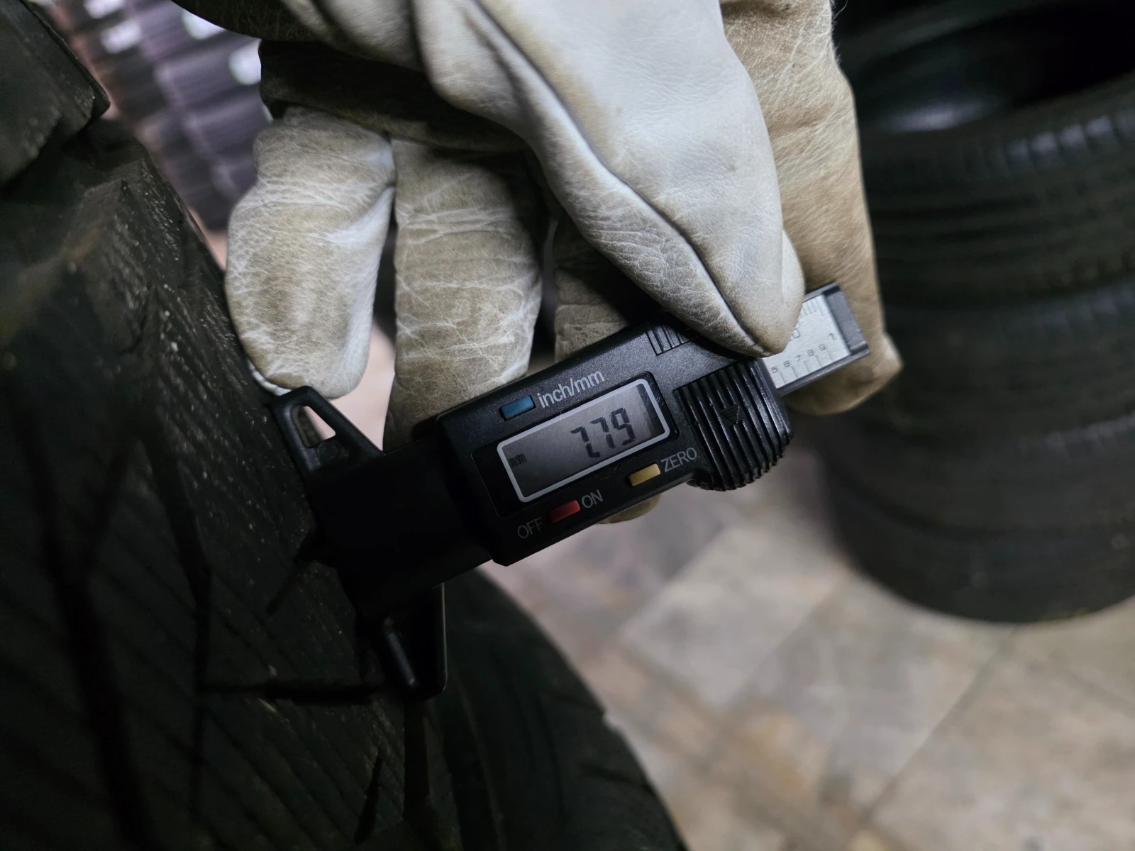 Гуми Зимни 245/50R18, снимка 5 - Гуми и джанти - 54001107