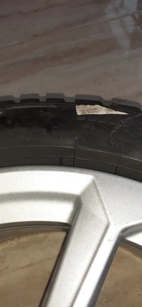 Гуми с джанти Pirelli 205/50R17, снимка 11 - Гуми и джанти - 48292868