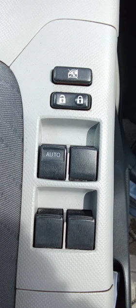 Toyota Yaris Лек автомобил, снимка 12