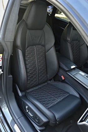 Audi Rs7 4.0TFSI 2xCARBON B&O EXCLUSIVE CERAMIC PANO305KM/H, снимка 14