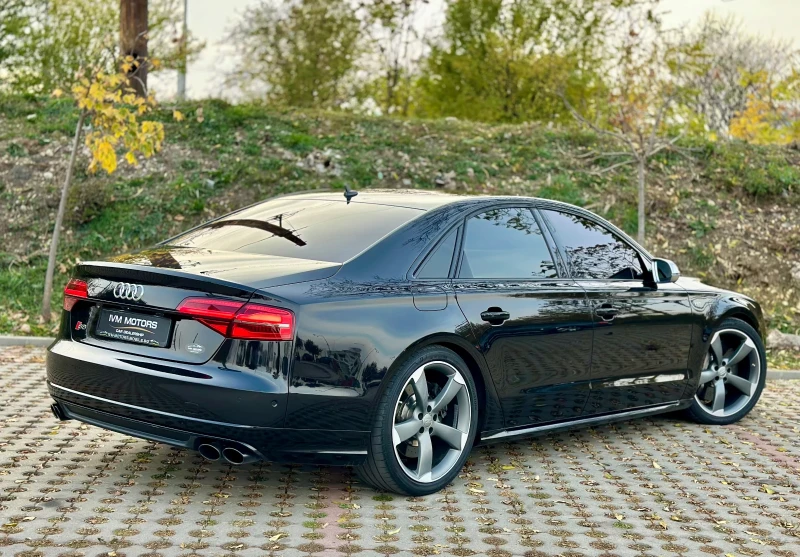 Audi S8 * CERAMIC* MATRIX* DISTRONIC* BOSE, снимка 4 - Автомобили и джипове - 47765964