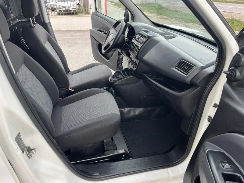 Fiat Doblo 1.4I 95кс EURO 6 КЛИМАТИК, снимка 9 - Автомобили и джипове - 52012877