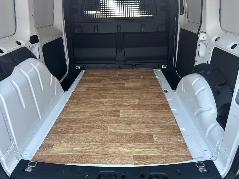 VW Caddy 2.0TDI* 150к.с.* REALNI KN* , снимка 15 - Автомобили и джипове - 52080638