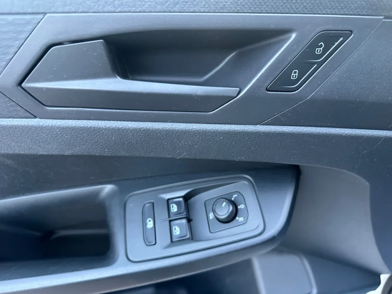 VW Caddy 2.0TDI* 150к.с.* REALNI KN* , снимка 12 - Автомобили и джипове - 52080638