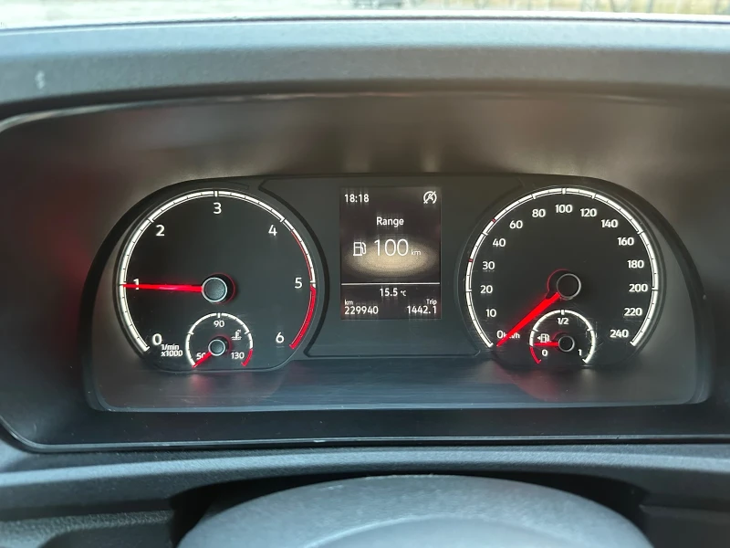 VW Caddy 2.0TDI* 150к.с.* REALNI KN* , снимка 13 - Автомобили и джипове - 52080638