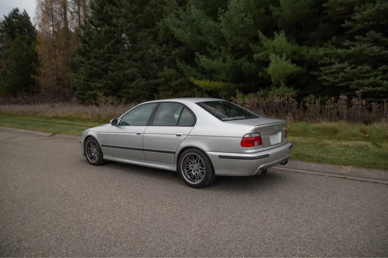 BMW M5 РЪЧКА * * CARFAX * * АВТОКРЕДИТ * * , снимка 4 - Автомобили и джипове - 52627629