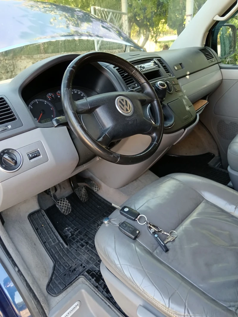 VW Multivan Бус , снимка 12 - Автомобили и джипове - 53152596