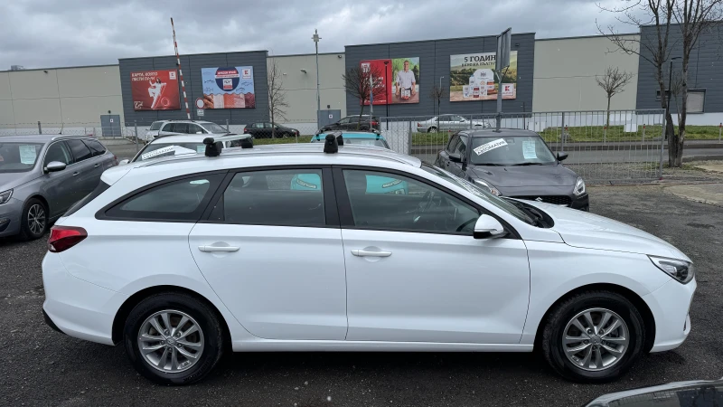 Hyundai I30 SW 1.4i Автоматик, Внос ШВЕЙЦАРИЯ!PDC, LED, LDA, Т, снимка 4 - Автомобили и джипове - 53536824