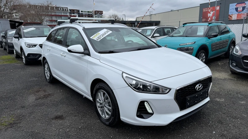 Hyundai I30 SW 1.4i Автоматик, Внос ШВЕЙЦАРИЯ!PDC, LED, LDA, Т, снимка 3 - Автомобили и джипове - 53536824