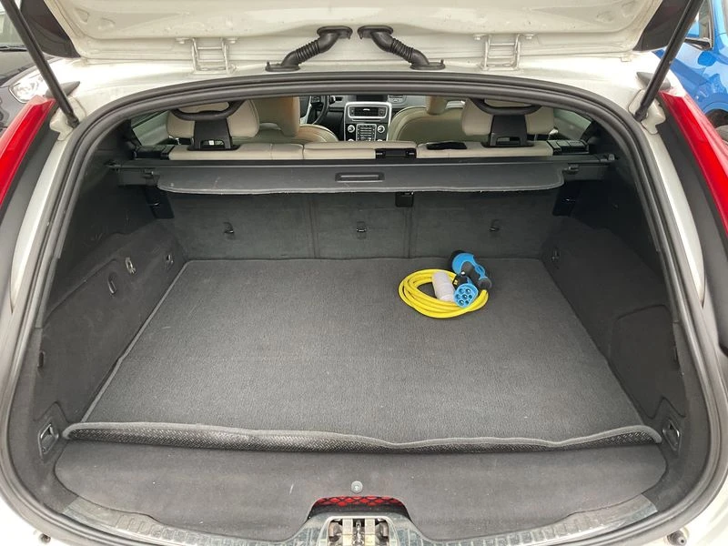 Volvo V60 2.4 D5 Plug in Hybrid, снимка 2 - Автомобили и джипове - 54367484