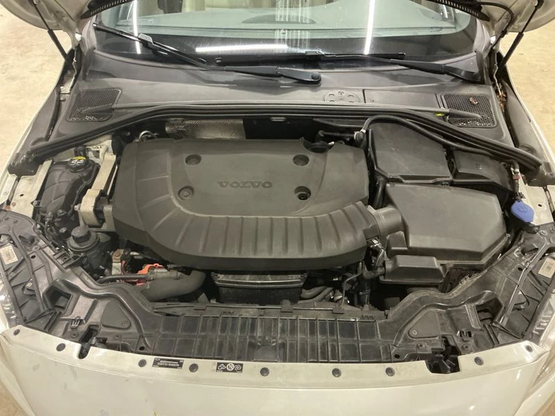Volvo V60 2.4 D5 Plug in Hybrid, снимка 6 - Автомобили и джипове - 54367484