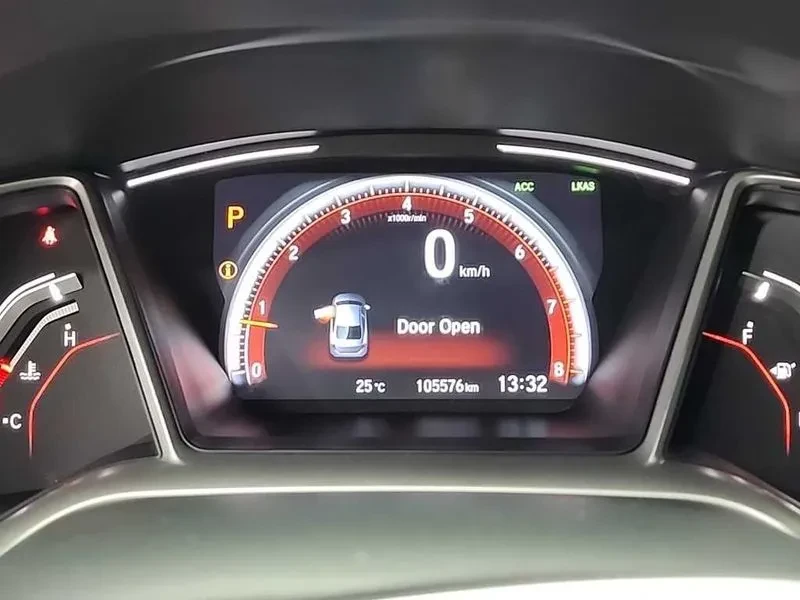 Honda Civic 1.5 10TH GENERATION, снимка 8 - Автомобили и джипове - 55086935