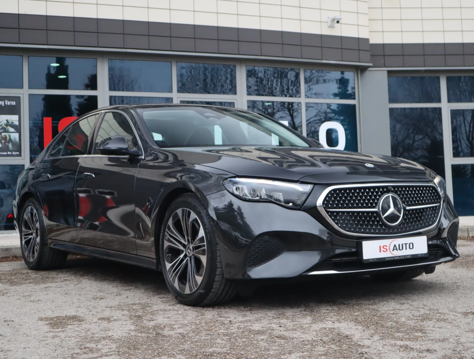 Mercedes-Benz E 200 AMG Line/������ 360/MBUX/Dynamic/HuD/Collision  | Mobile.bg � ����������� 3