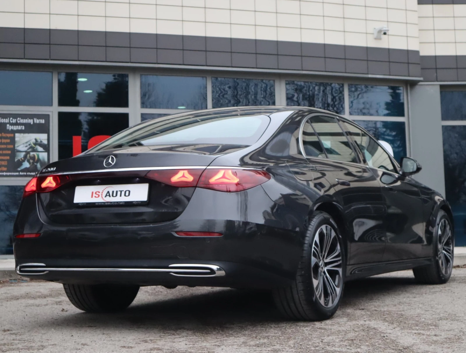 Mercedes-Benz E 200 AMG Line/������ 360/MBUX/Dynamic/HuD/Collision  | Mobile.bg � ����������� 4