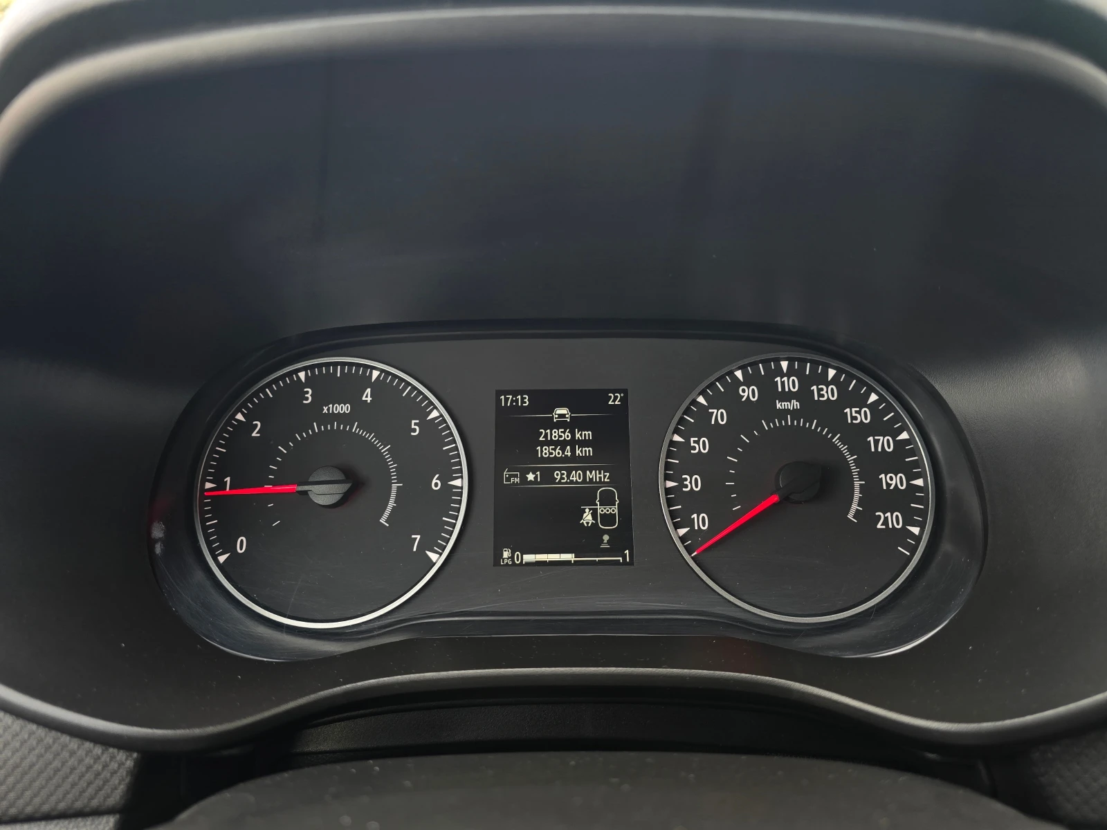 Dacia Sandero 1.0 Tce LPG | Mobile.bg   11