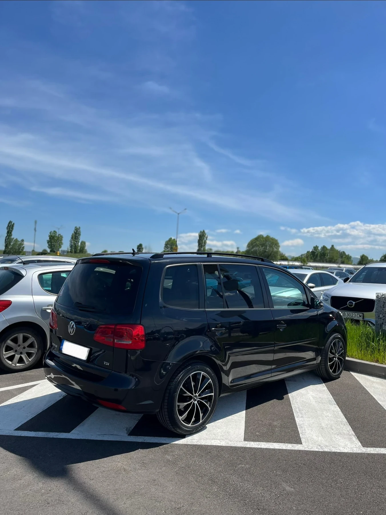 VW Touran 1.6TDi 6+ 1 , снимка 4 - Автомобили и джипове - 53705049
