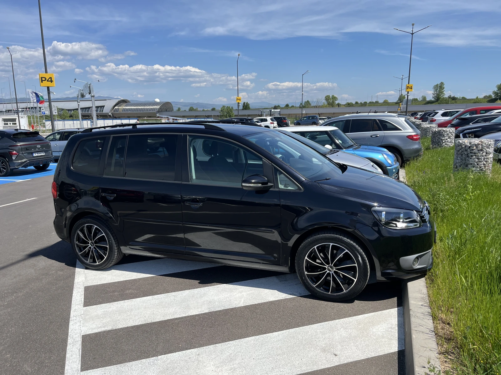 VW Touran 1.6TDi 6+ 1 , снимка 3 - Автомобили и джипове - 53705049