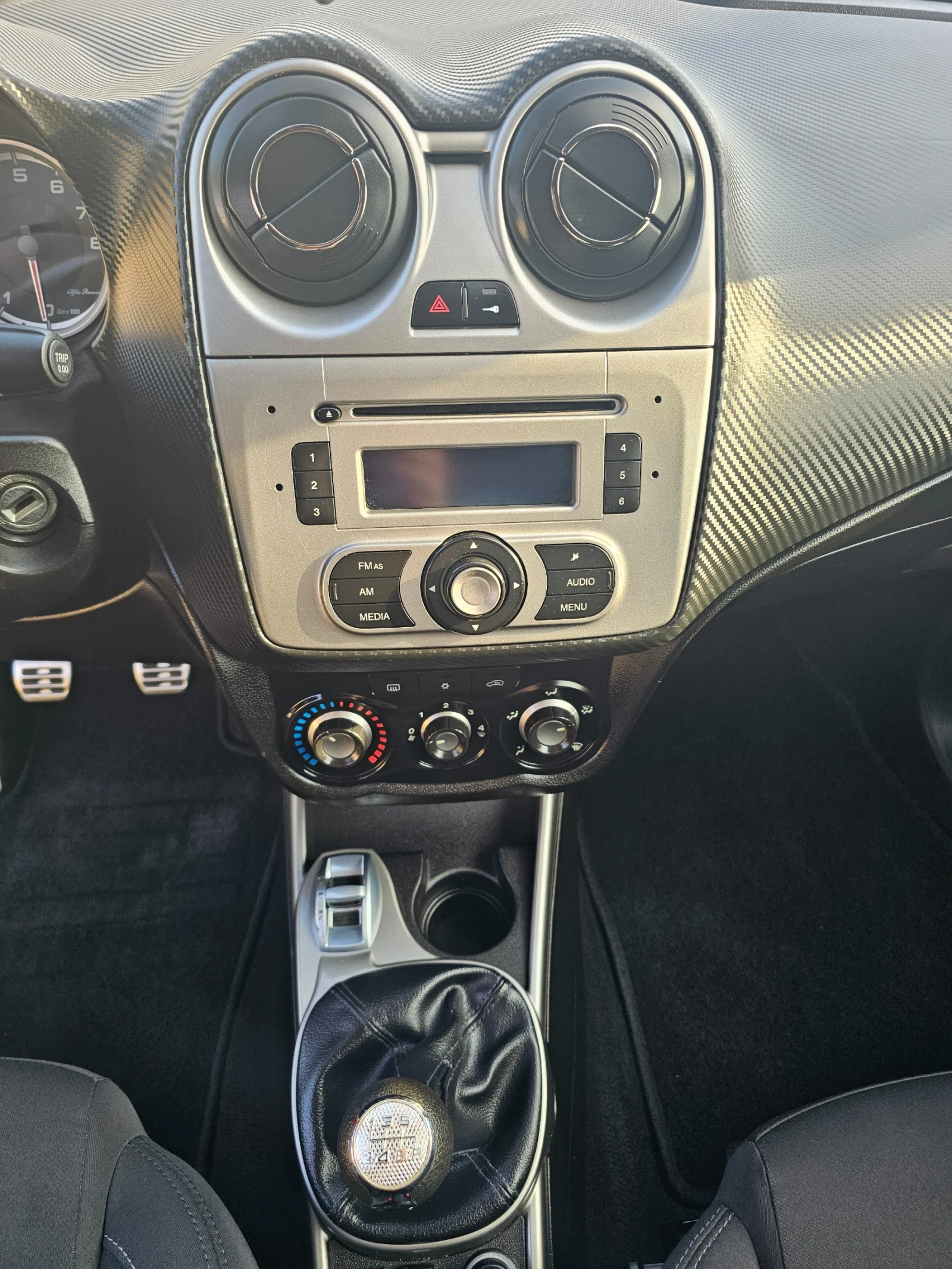 Alfa Romeo MiTo 1.4, снимка 12 - Автомобили и джипове - 53990082