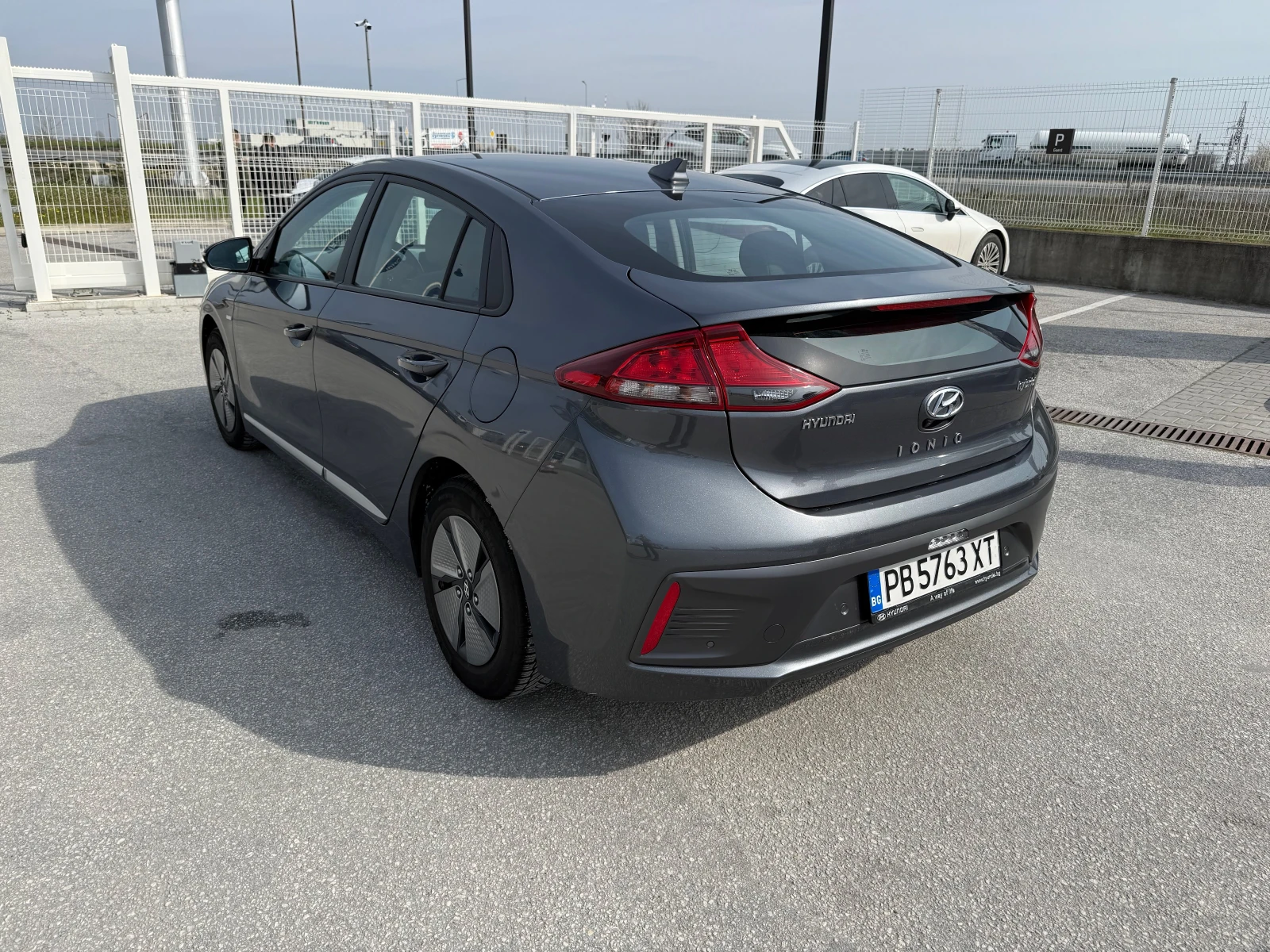 Hyundai Ioniq, снимка 6 - Автомобили и джипове - 54009886