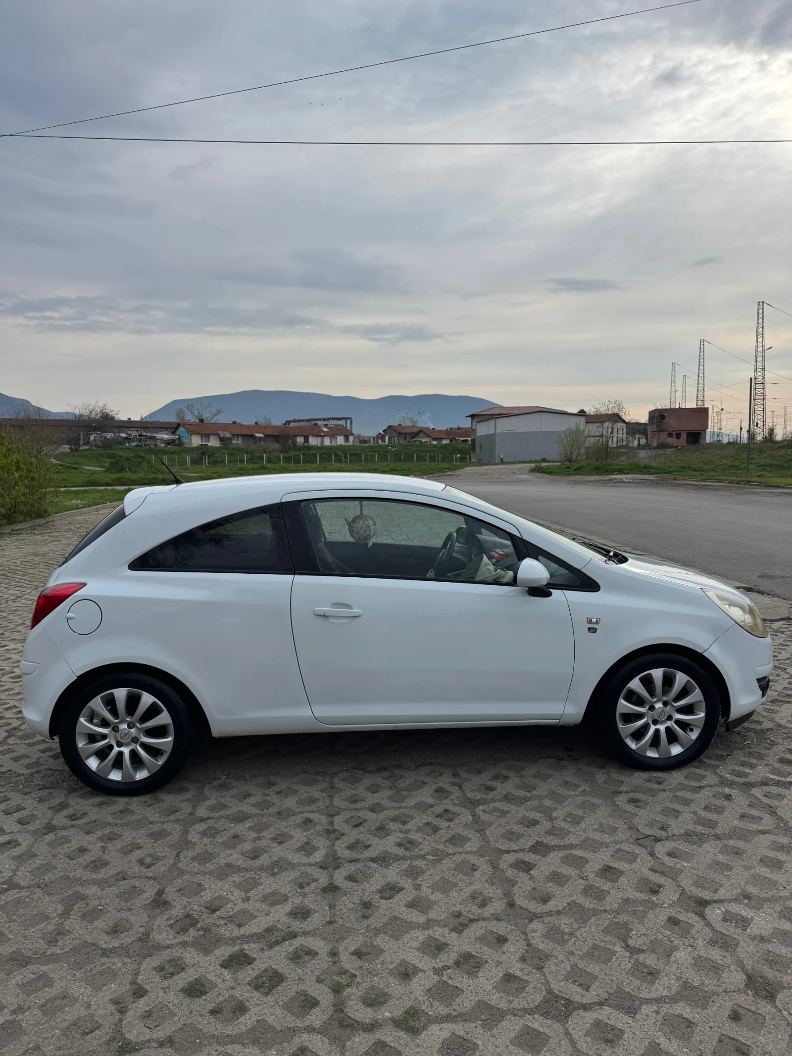 Opel Corsa 1.3 CDTI, снимка 4 - Автомобили и джипове - 54758602