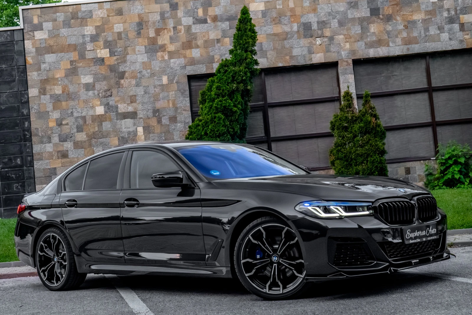 BMW 530 d* X-DRIVE* M-PERFORMANCE* LCI* CARBON* HEAD UP* , снимка 7 - Автомобили и джипове - 54862841