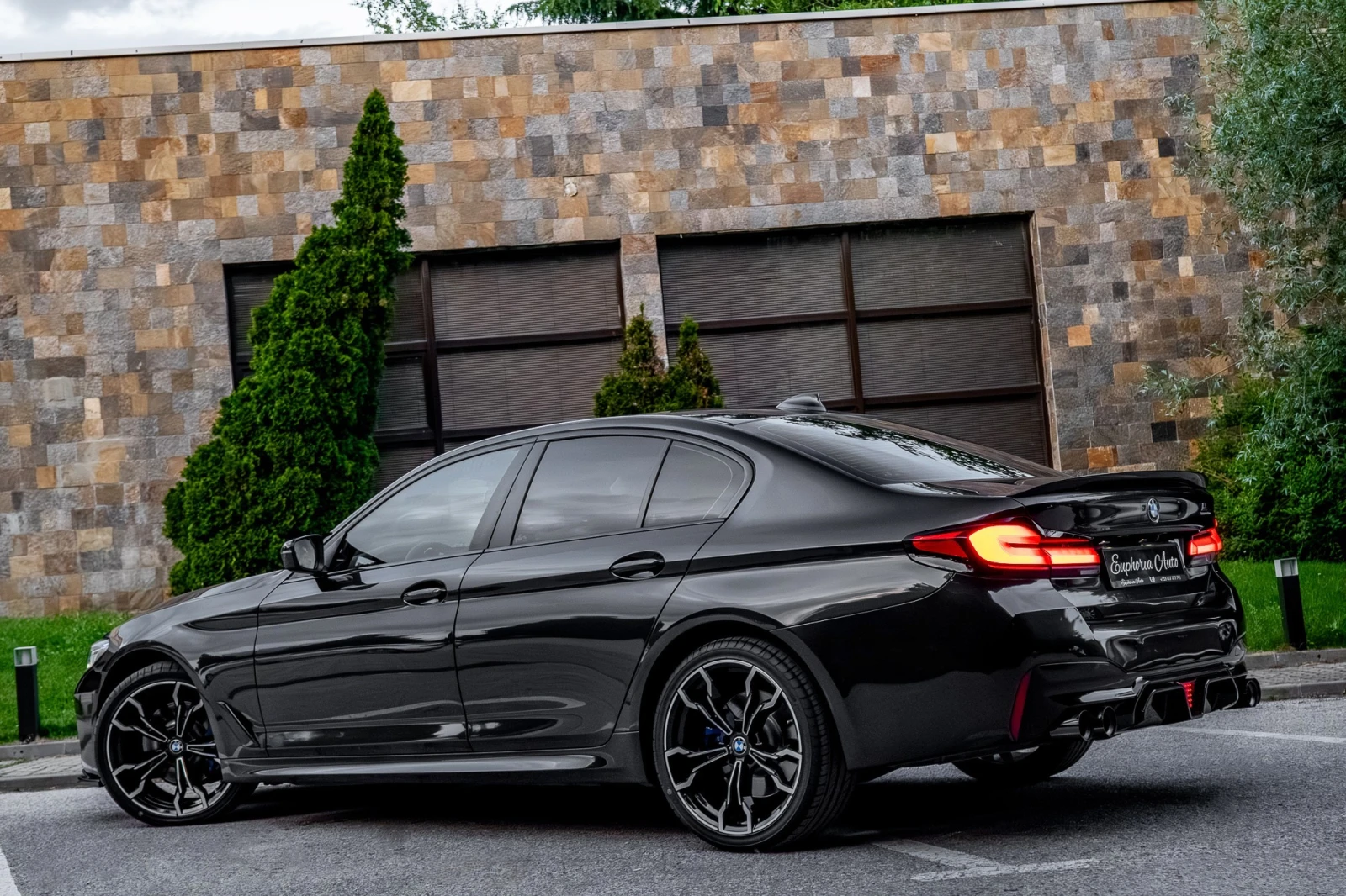 BMW 530 d* X-DRIVE* M-PERFORMANCE* LCI* CARBON* HEAD UP* , снимка 3 - Автомобили и джипове - 54862841