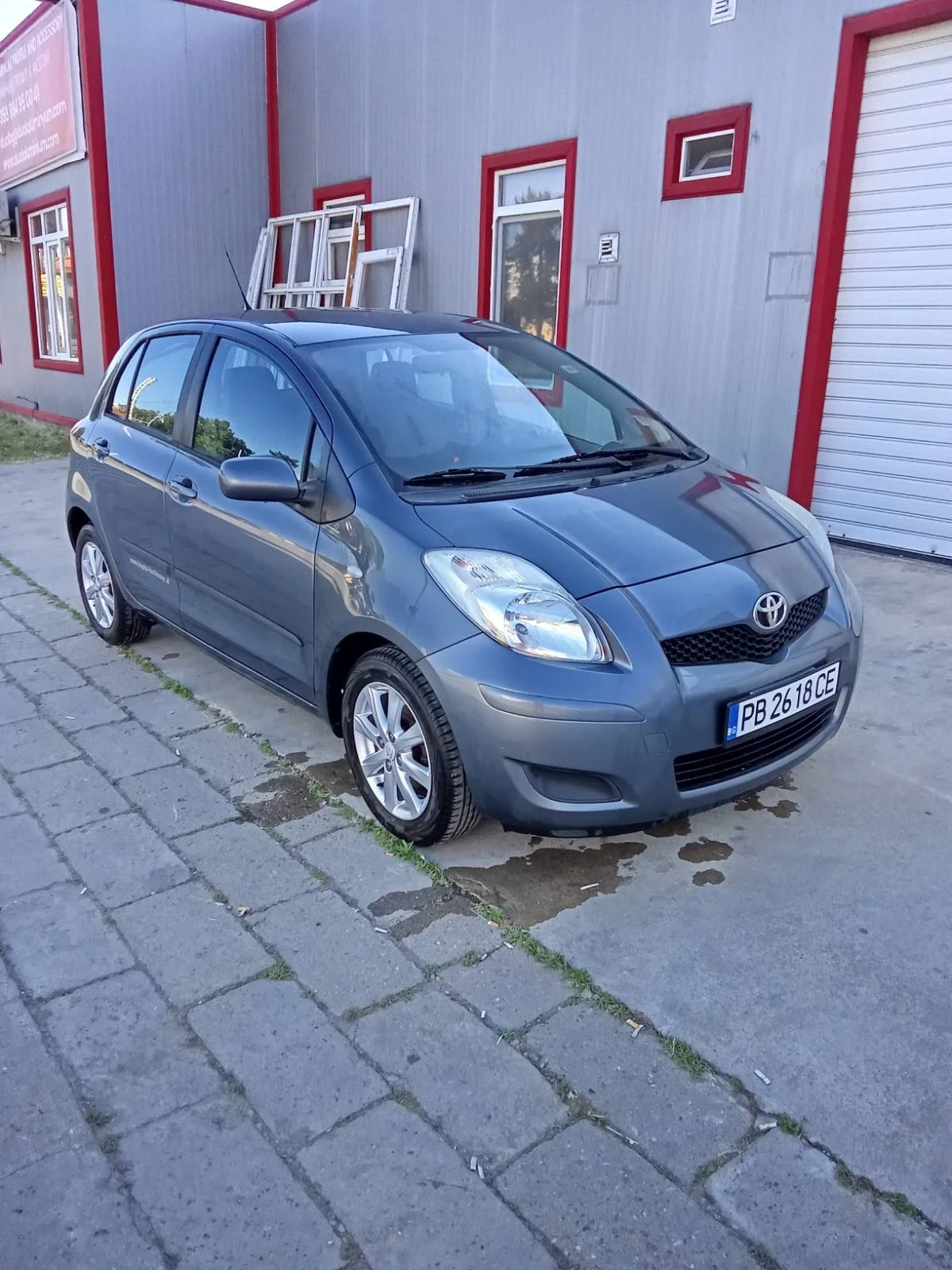 Toyota Yaris Лек автомобил, снимка 4 - Автомобили и джипове - 54988283
