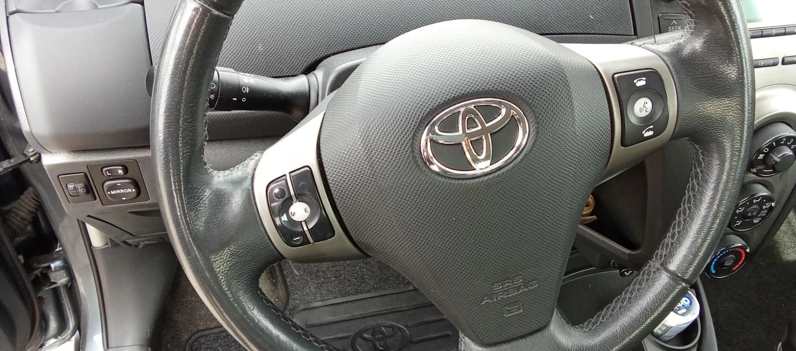 Toyota Yaris Лек автомобил, снимка 9 - Автомобили и джипове - 54988283