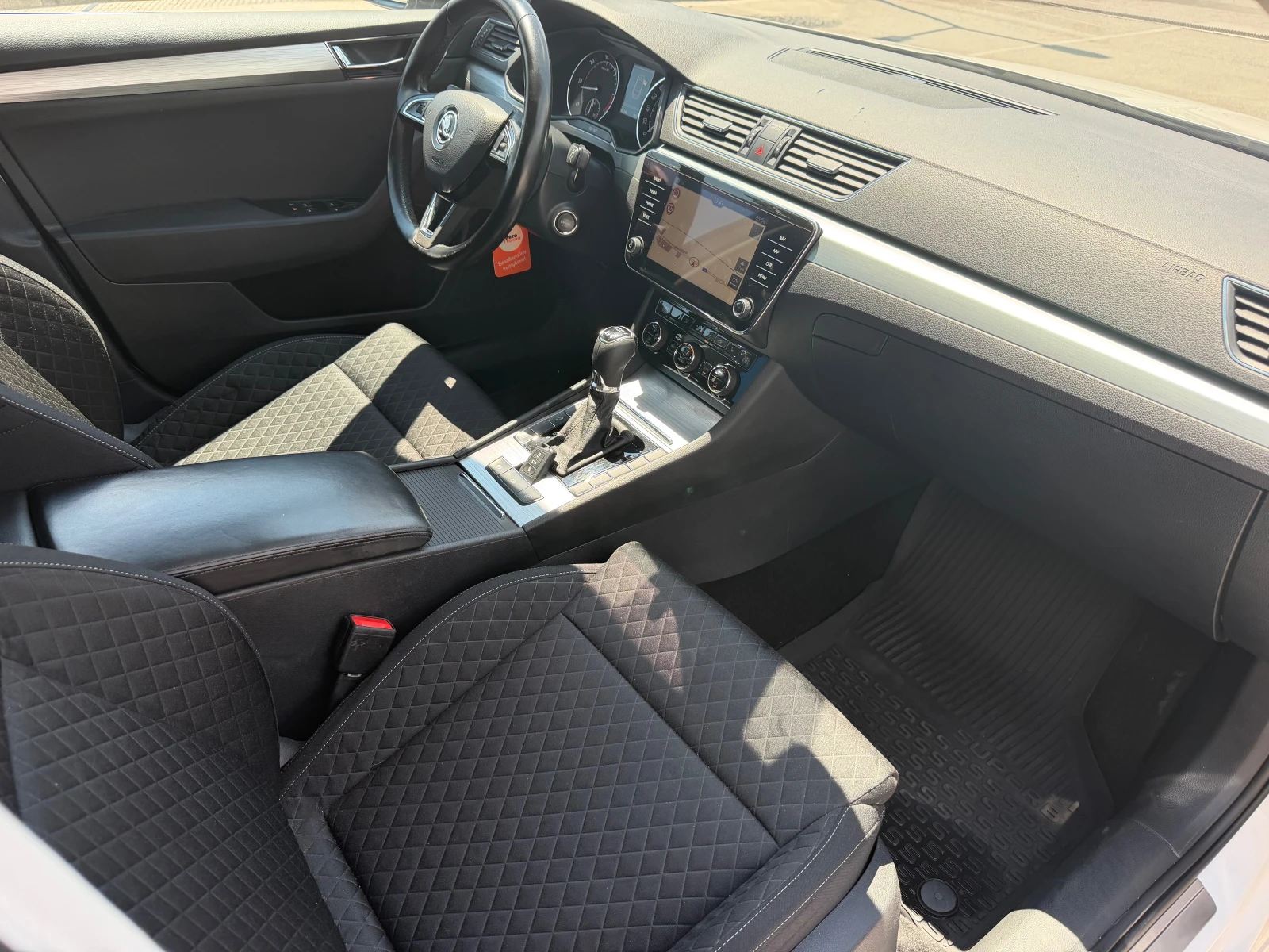 Skoda Superb 2.0TDI 190к.с. 4Х4 DSG7, снимка 10 - Автомобили и джипове - 55444279