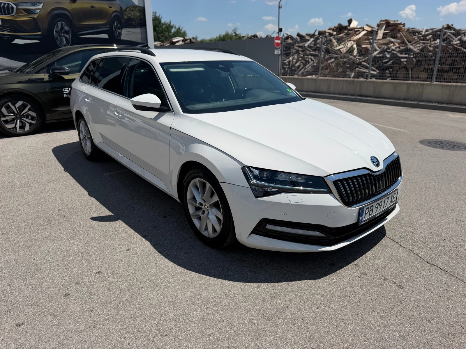 Skoda Superb 2.0TDI 190к.с. 4Х4 DSG7, снимка 4 - Автомобили и джипове - 55444279