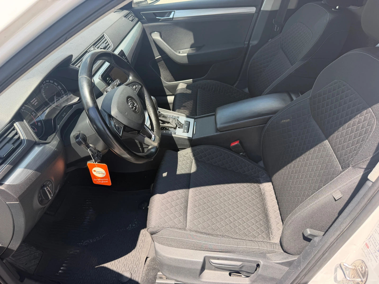 Skoda Superb 2.0TDI 190к.с. 4Х4 DSG7, снимка 9 - Автомобили и джипове - 55444279