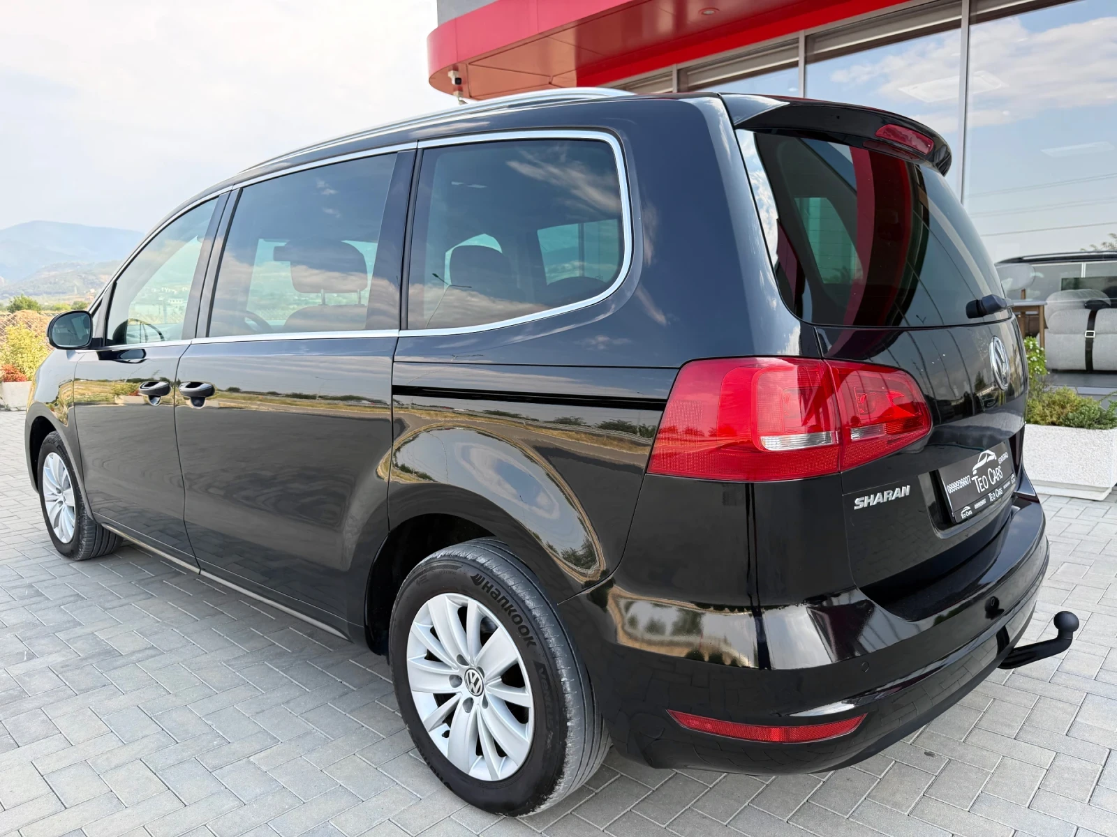 VW Sharan 2.0 TDI 140к.с 6+ 1 / NAVI / DSG / FULL SERVICE, снимка 5 - Автомобили и джипове - 55727646
