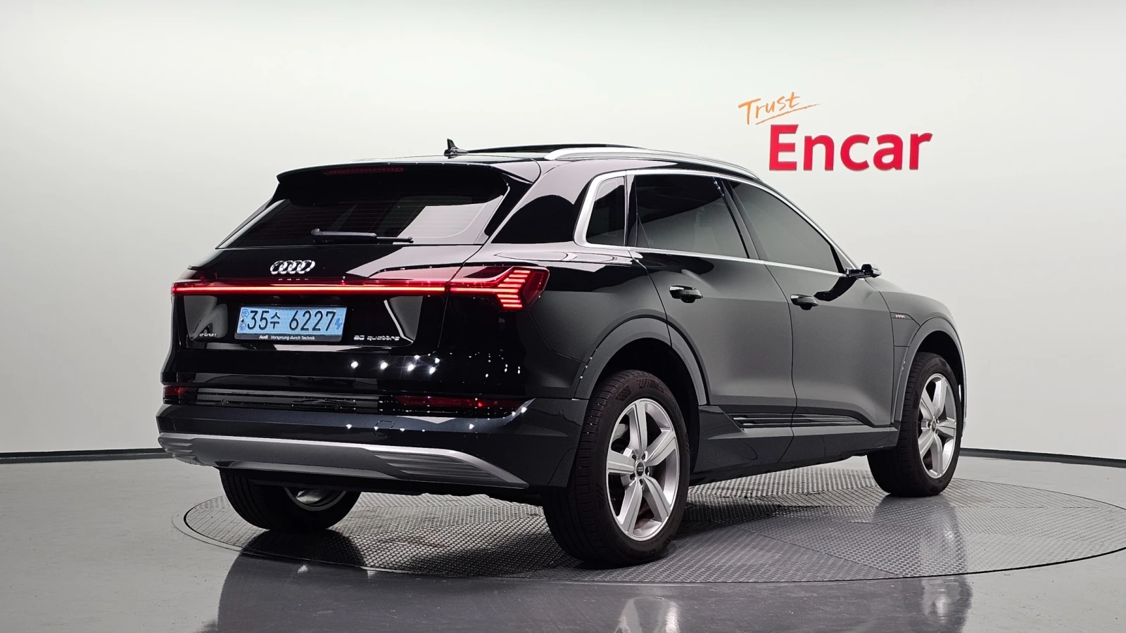 Audi E-Tron 50 Quattro, снимка 2 - Автомобили и джипове - 56012124