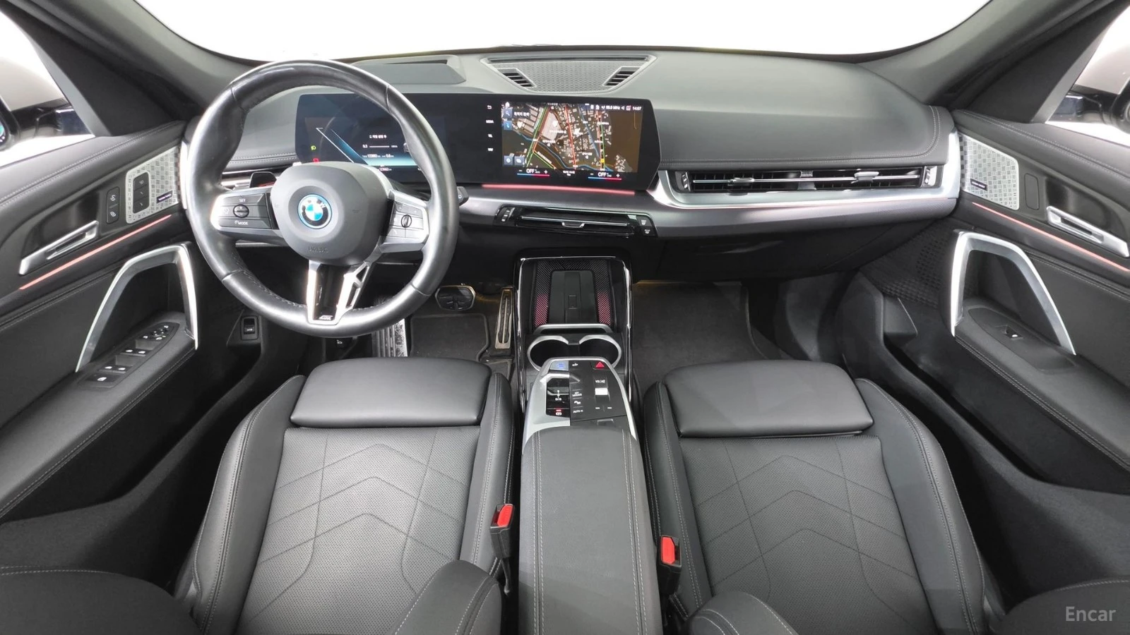 BMW iX1 xDRIVE30 M SPORT| 313HP| HUD| 360| HK| ACC, снимка 7 - Автомобили и джипове - 56119148