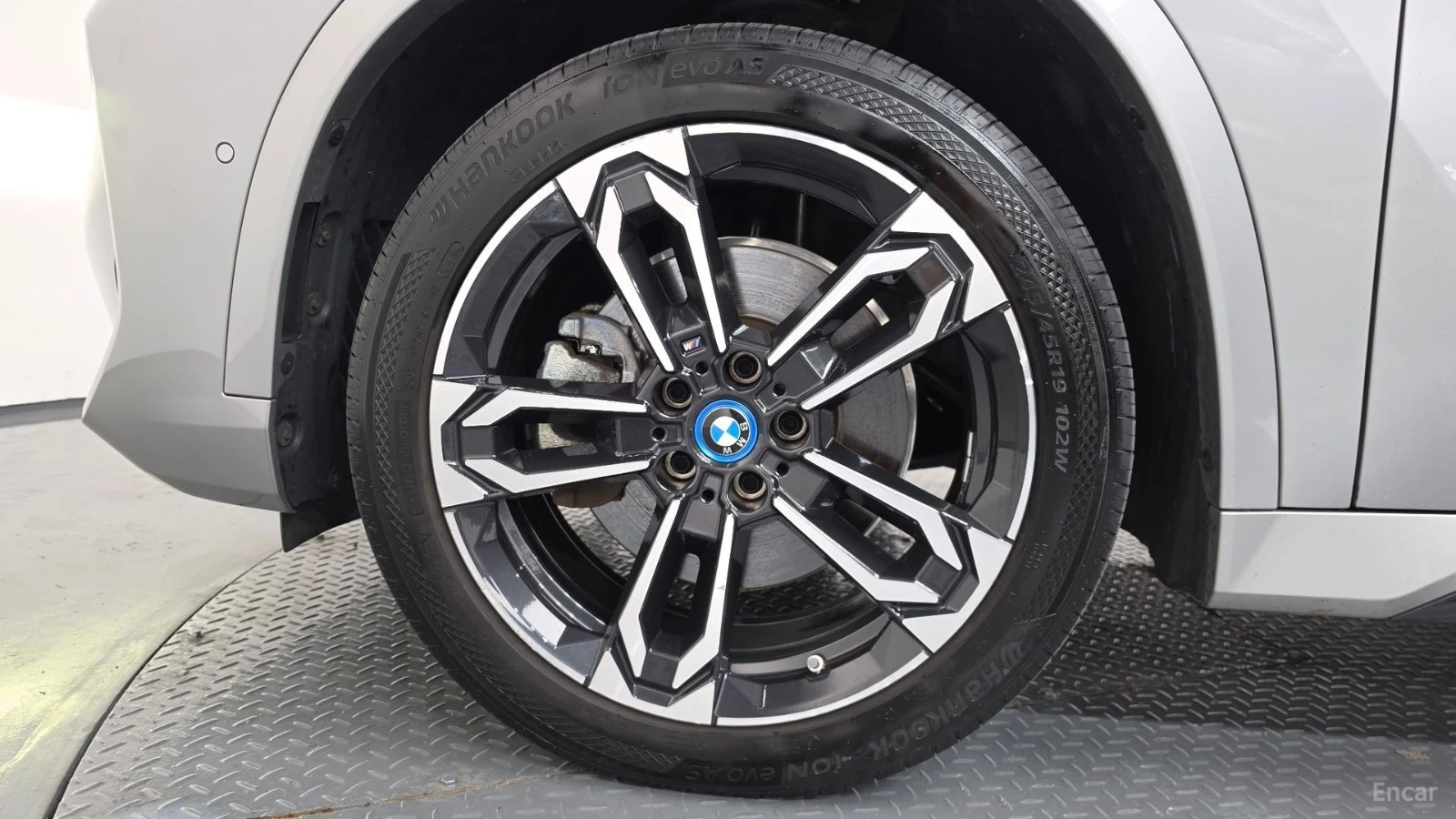 BMW iX1 xDRIVE30 M SPORT| 313HP| HUD| 360| HK| ACC, снимка 5 - Автомобили и джипове - 56119148